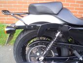 <p>Harley-Davidson Sportster XL1200N Nighster. Mit Hepco Becker Kofferträger schwarz pulverbeschichtet.</p>