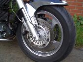 <p>Triumph Rocket III mit Hochglanzverdichteten Felgen.</p>